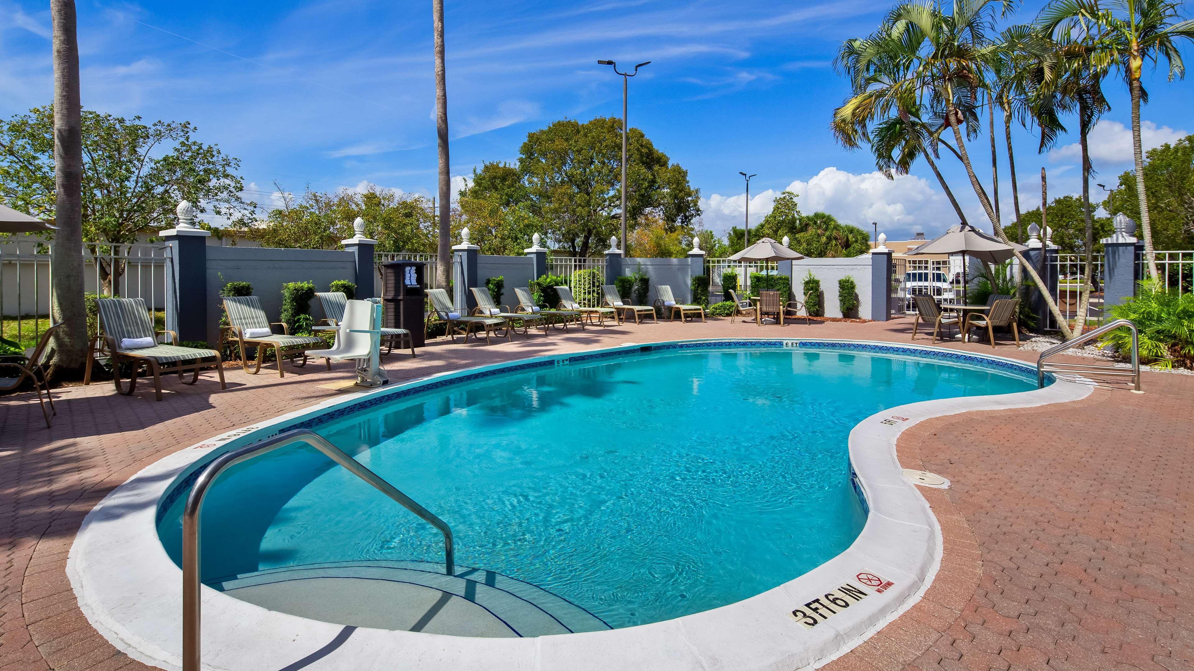 Best Western Fort Myers Inn And Suites Exterior foto